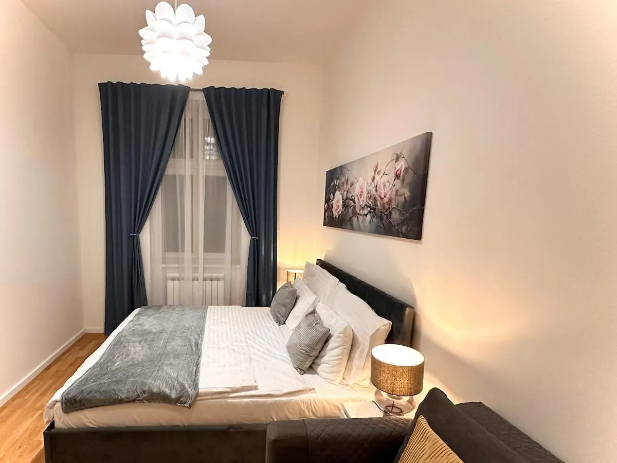 Modern Prague 1 Retreat With Stunning Museum Views公寓